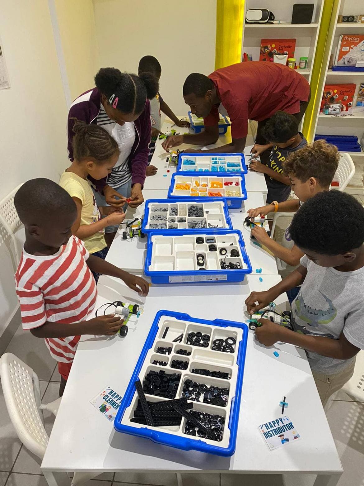 Enfants africains apprenant